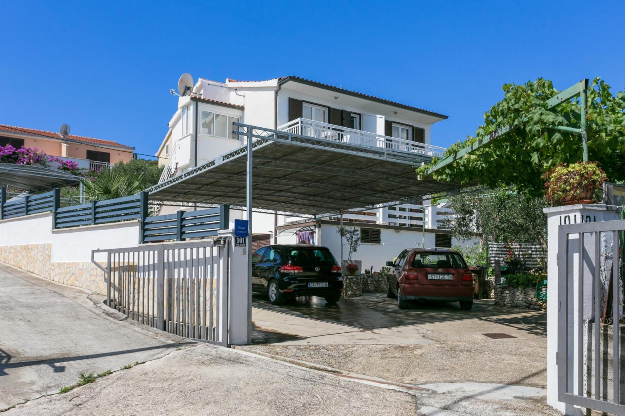 Apartments By The Sea Slatine, Ciovo - 6000 Экстерьер фото